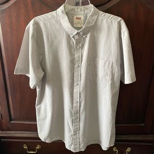 Levi’s short sleeve button up shirt